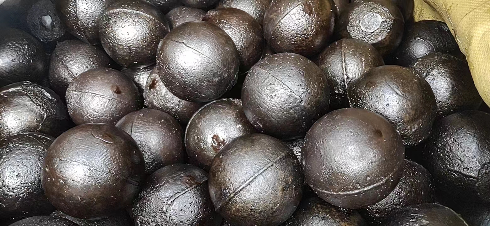 What's the appropriate size of grinding balls for ball mill?